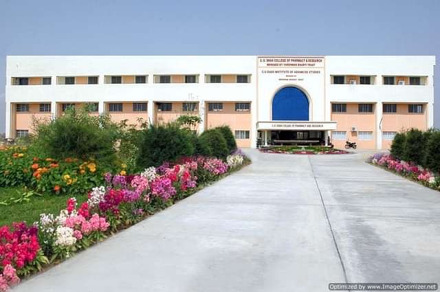 C._U._SHAH_COLLEGE_OF_PHARMACY